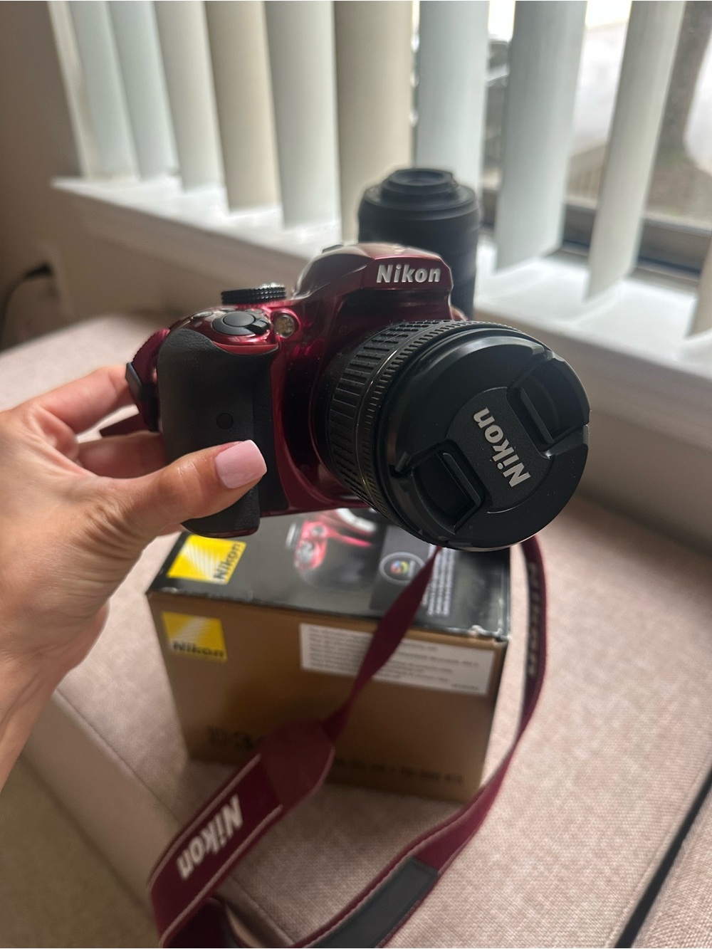 Nikon D3400 DSLR Camera with 18-55mm and 70-300mm Lenses & photographer backpack - Picture 8 of 15